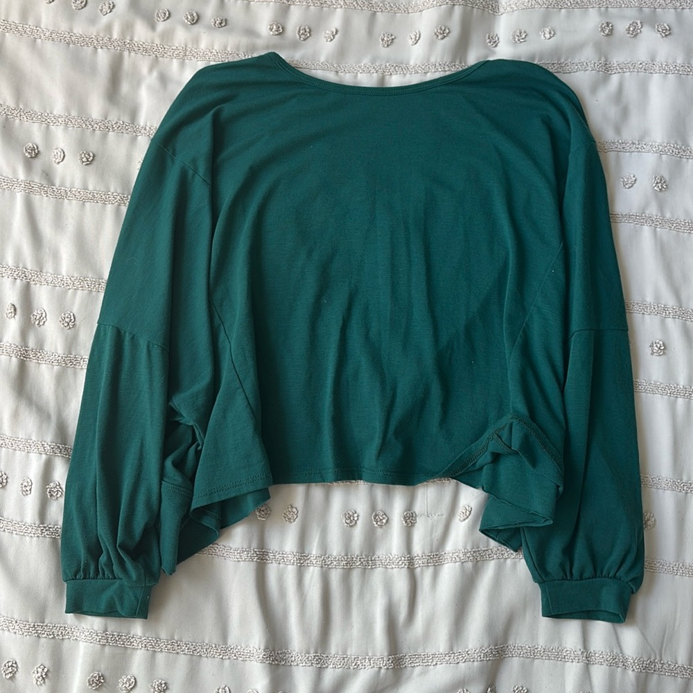 Onzie Green Relaxed Crop Long Sleeve Blouse